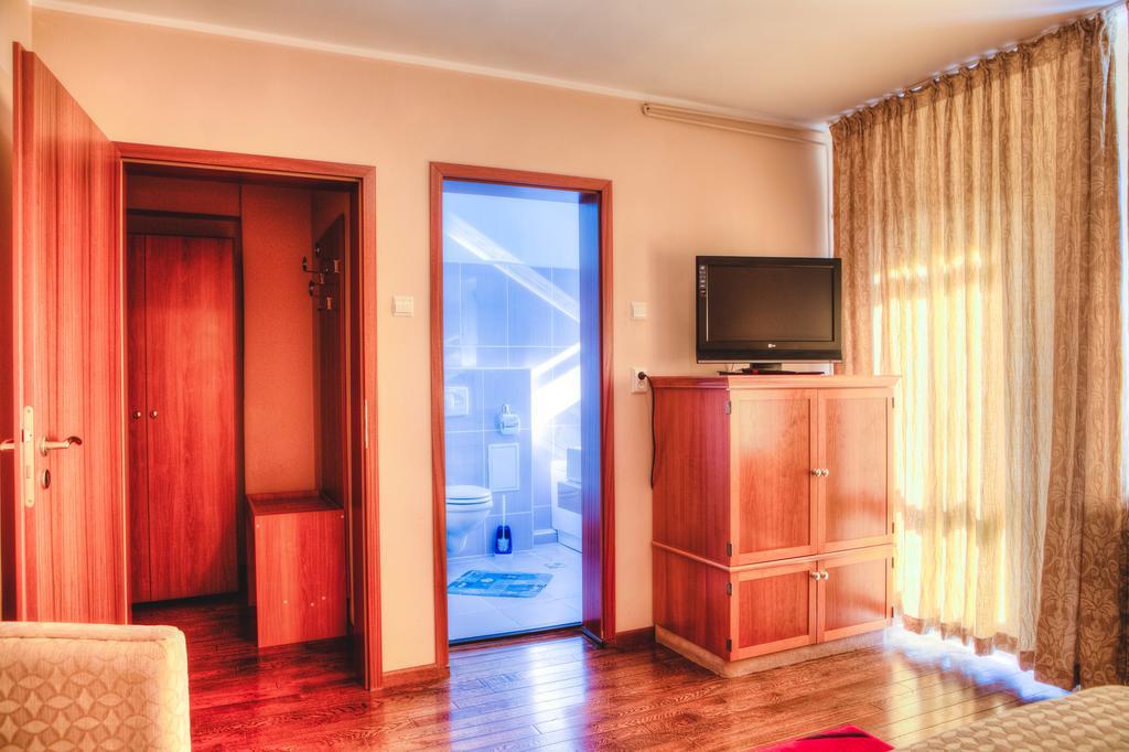 Vila Pinul Si Mesteacanul Hotel Poiana Brasov Exterior photo